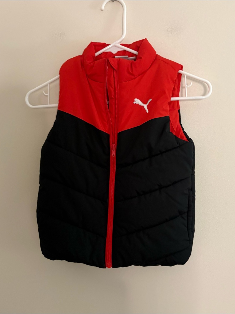 Puma Boys XS 5/6 Puffer Vest Black Red Sporty Travel Outdoors Fall School